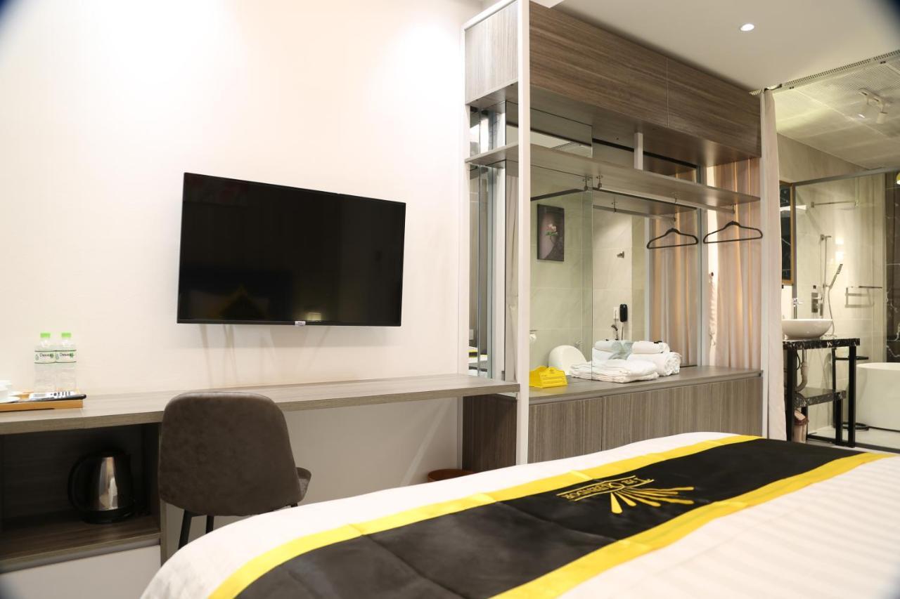 The Queendor Boutique Hotel Хошимин Экстерьер фото